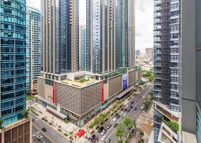 Stylish In Bgc Near Uptown Mall And St Lukes Manila