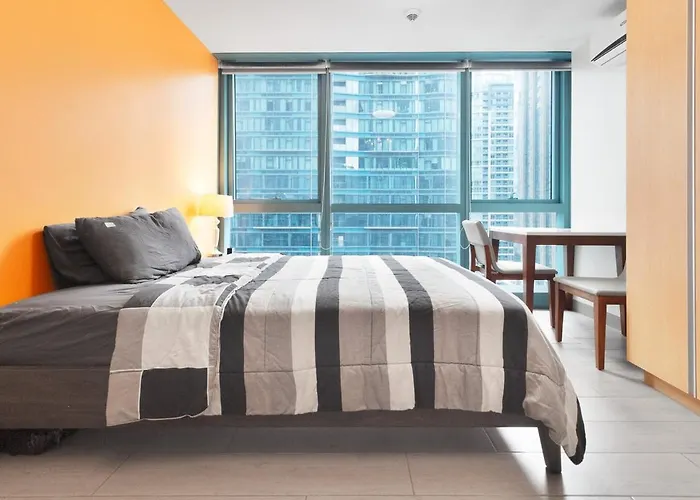 Stylish In Bgc Near Uptown Mall And St Lukes Manila