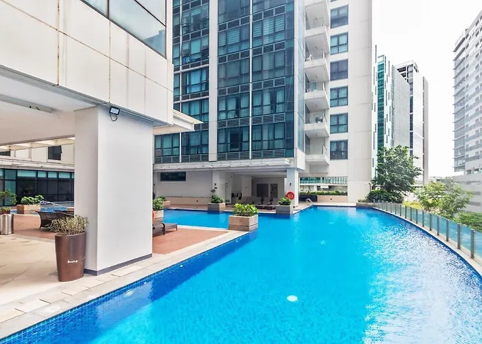 Stylish In Bgc Near Uptown Mall And St Lukes Manila