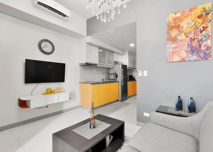 Stylish In Bgc Near Uptown Mall And St Lukes