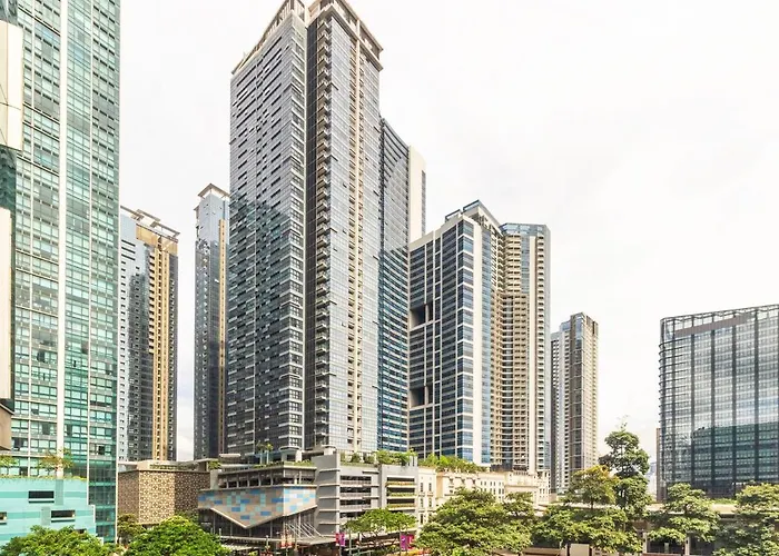 Stylish In Bgc Near Uptown Mall And St Lukes